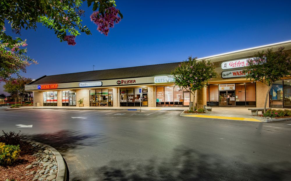 Westgate Shopping Center: 353-375 W Main St , Woodland, CA 95695